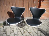 Arne Jacobsen Stühle, neue Polsterung und Bezug, Leder